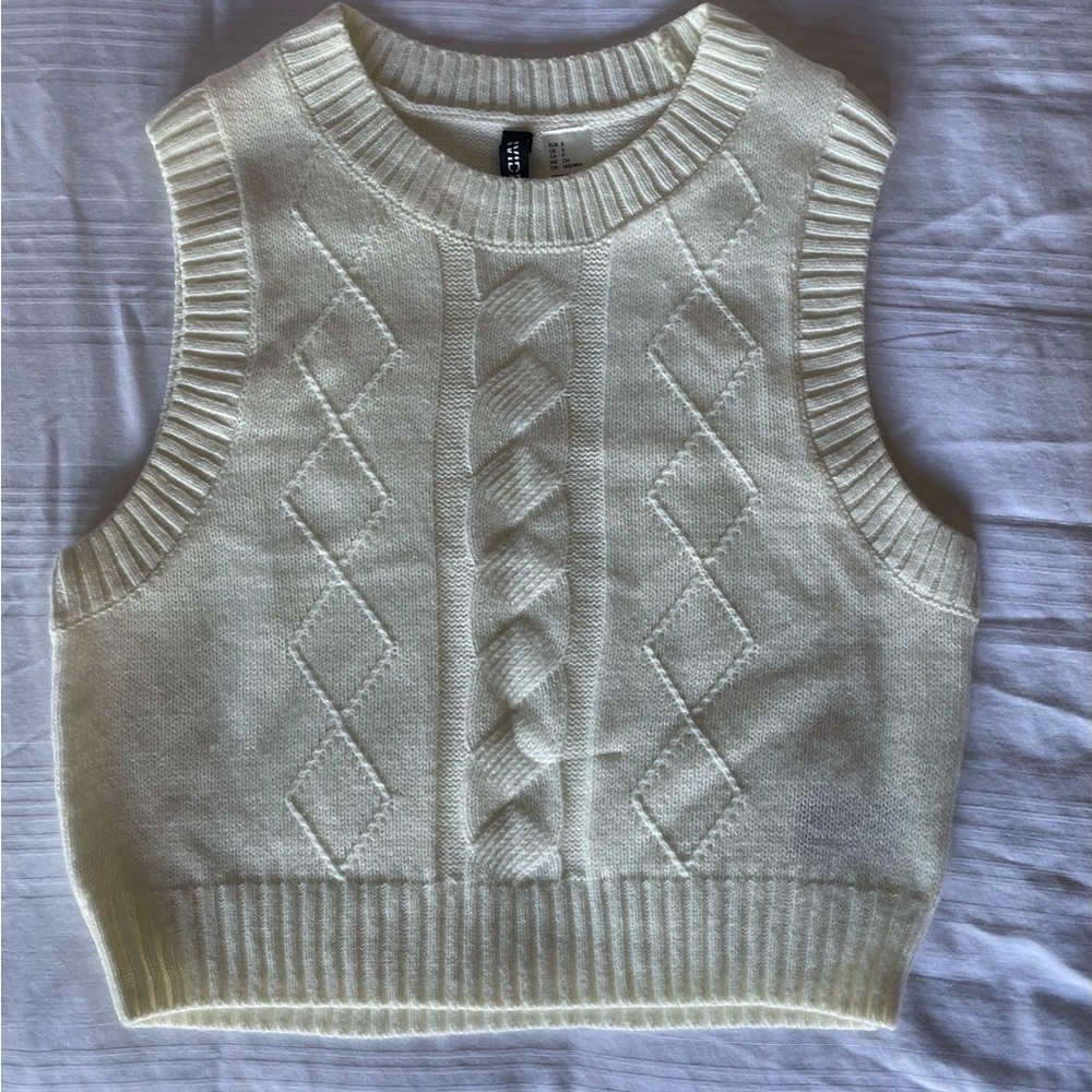 H&M| Cream Cable Knit Sleeveless Sweater